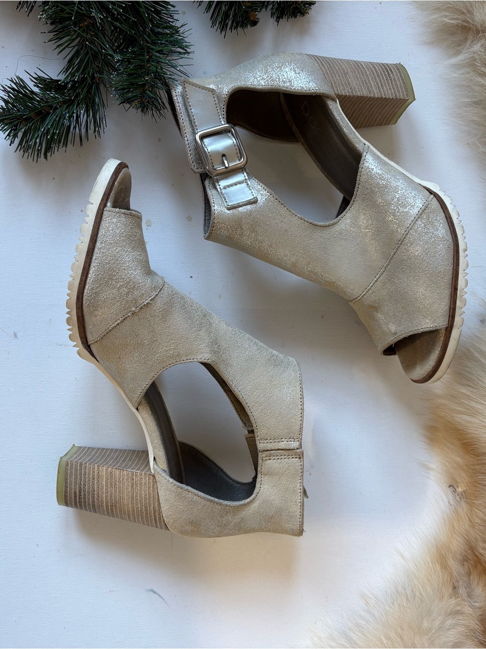 Chunky Block Heel Sandals in Metallic Cream